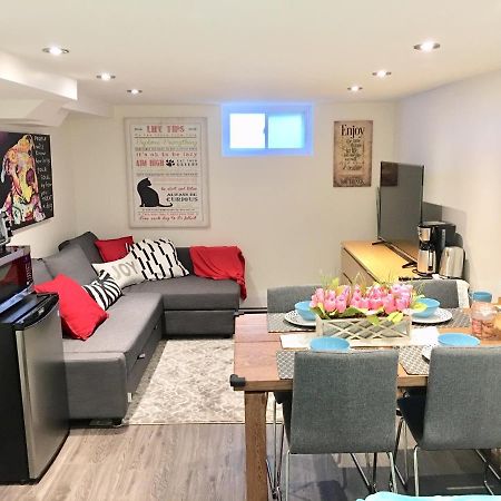 Luxury Bachelor Suite Пойнт-Клер Екстериор снимка