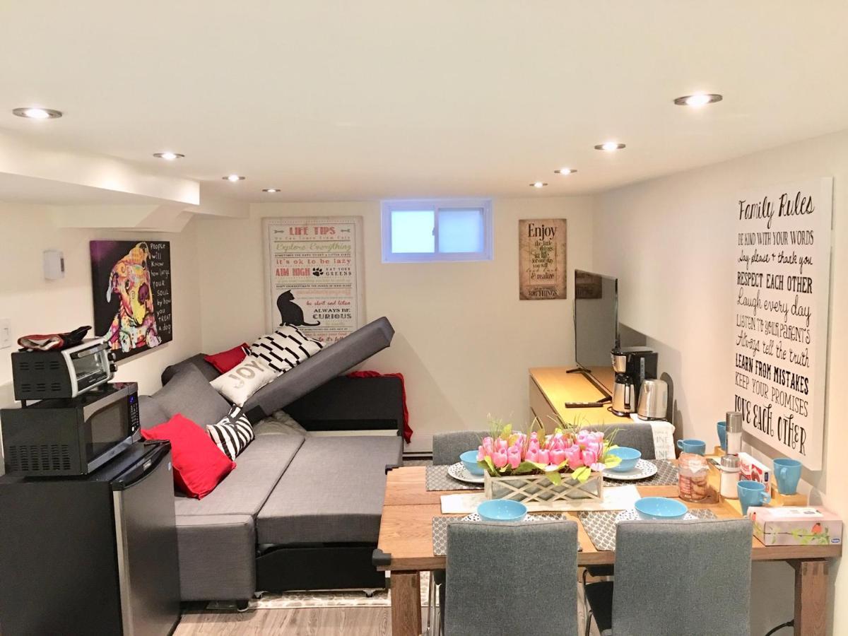 Luxury Bachelor Suite Пойнт-Клер Екстериор снимка