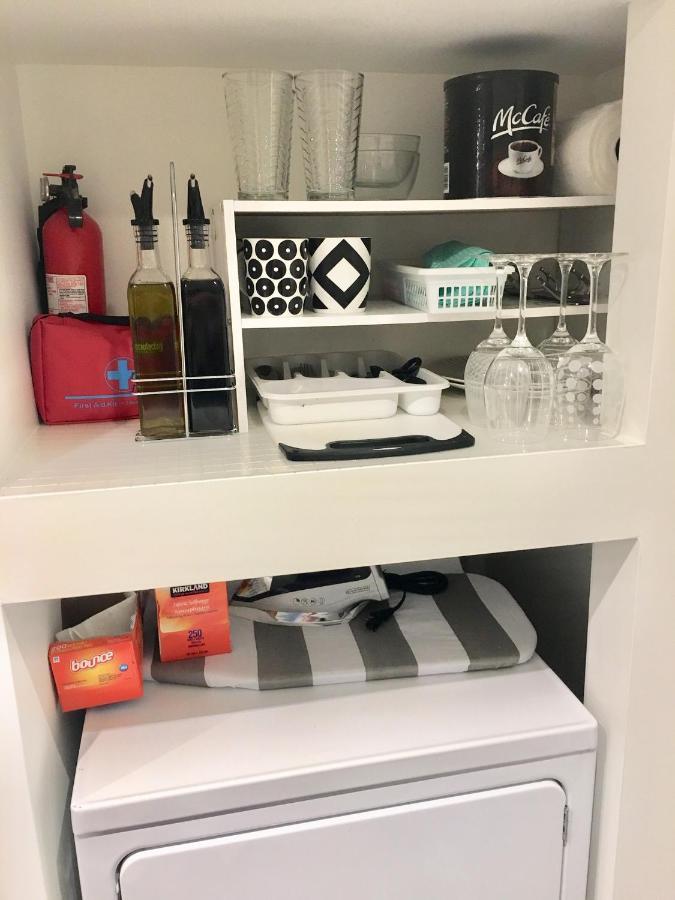 Luxury Bachelor Suite Пойнт-Клер Екстериор снимка